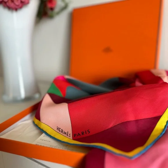 Hermes Carré 90 “Perspective Cavalière” silk scarf - Picture 6 of 12